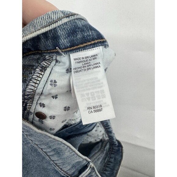 Lucky Brand The Boyfriend Denim Shorts Women 6/28 Blue Wash Distressed Preppy - Picture 4 of 11